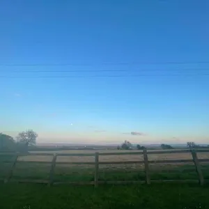 Cosy Next To Farmers Arms Country Pub. Apartment